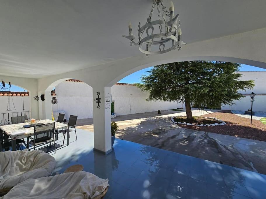 La Casa Del Arbol Villa Fuentiduena de Tajo Exterior photo