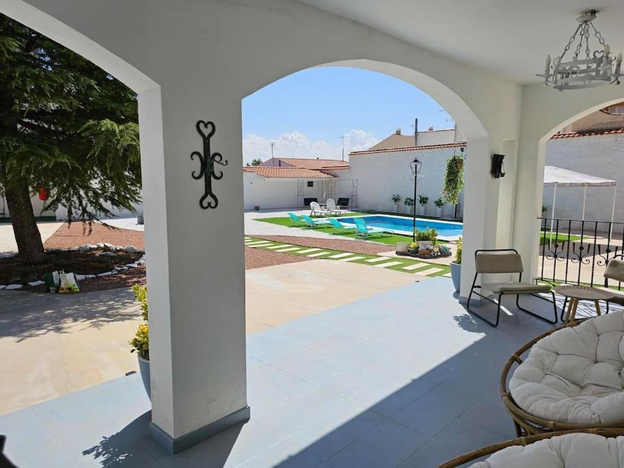 La Casa Del Arbol Villa Fuentiduena de Tajo Exterior photo