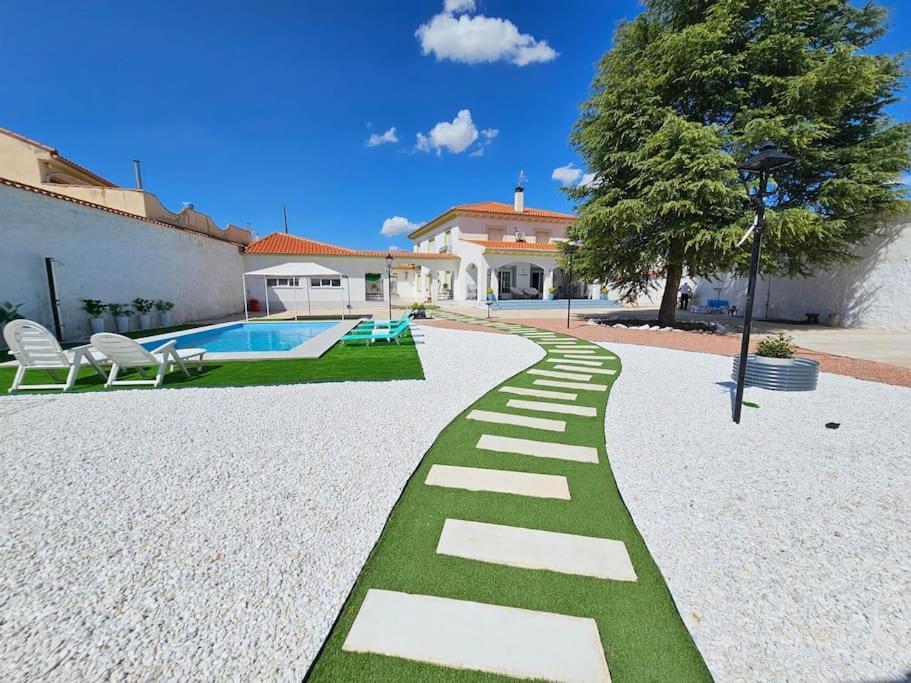 La Casa Del Arbol Villa Fuentiduena de Tajo Exterior photo